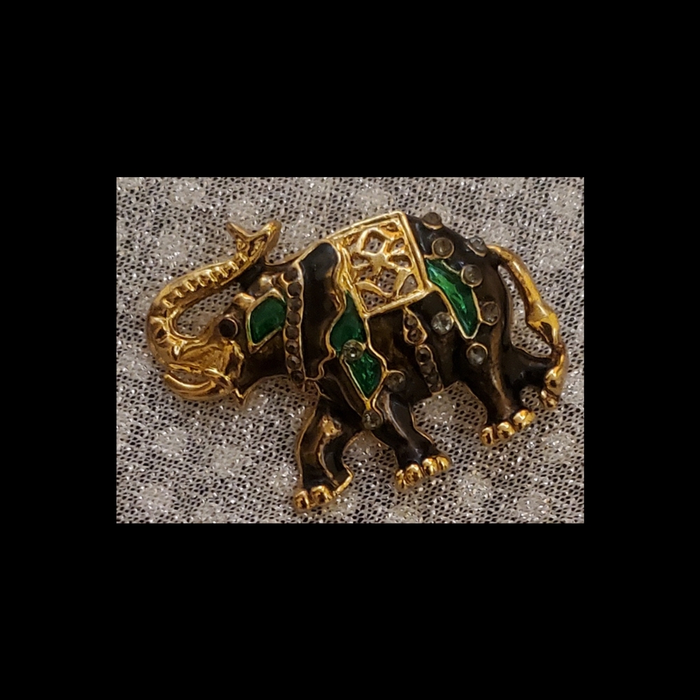 🖤Black-Gold Elephant Brooch